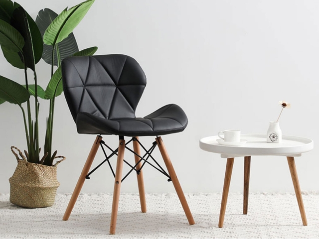 Ghế Eames bọc đệm LZC-M3 (Đen)