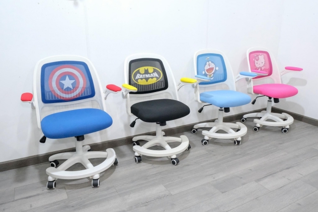 Ghế học sinh nhập khẩu cao cấp có 4 kiểu dáng kitty, batman, doremon, captain