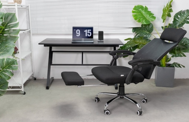 Ghế xoay văn phòng ngả nằm có gác chân TM808