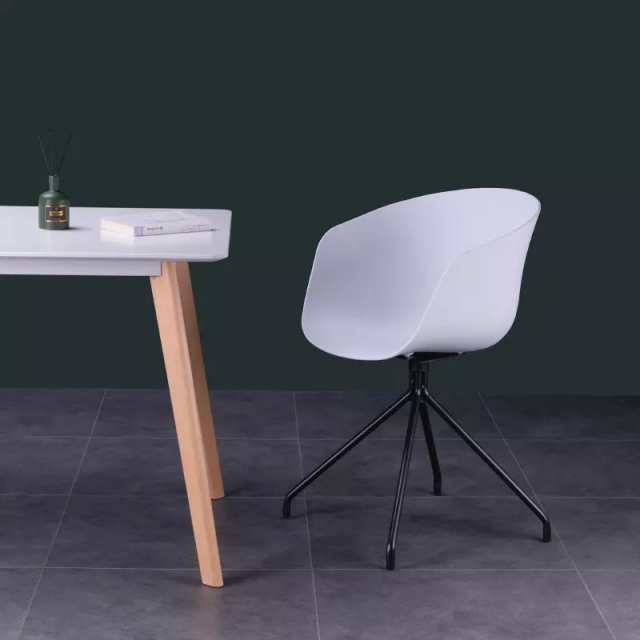 Ghế Hay 24 lưng nhưa chân thép