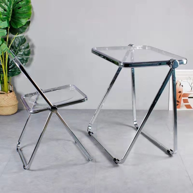 Ghế gấp trong suốt phong cách Hàn Quốc
