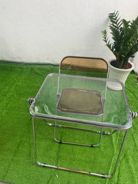 Bàn gấp trong suốt phong cách tối giản siêu đẹp
