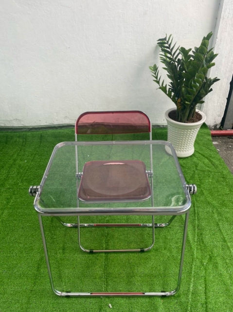 Bàn gấp trong suốt phong cách tối giản siêu đẹp