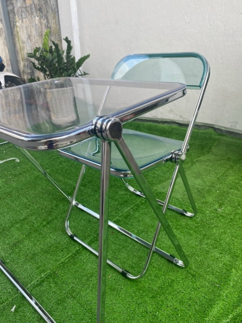 Bàn gấp trong suốt phong cách tối giản siêu đẹp