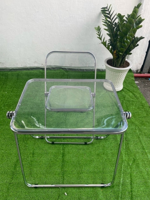 Bàn gấp trong suốt phong cách tối giản siêu đẹp