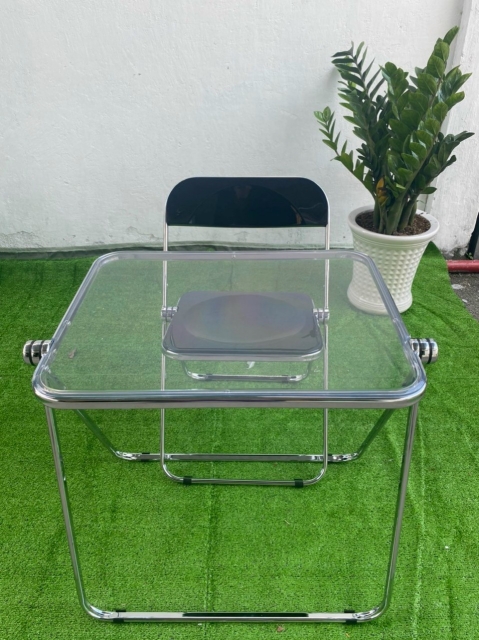 Bàn gấp trong suốt phong cách tối giản siêu đẹp