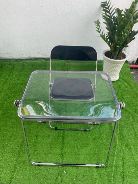 Bàn gấp trong suốt phong cách tối giản siêu đẹp