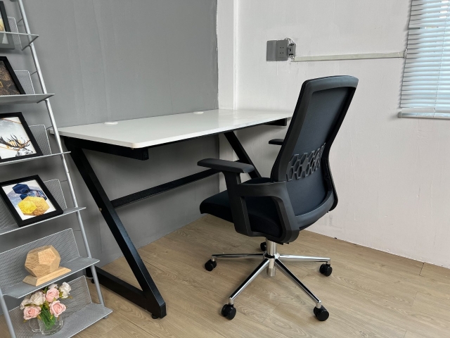 Ghế xoay lưới nhập khẩu chân thép mạ cao cấp TM830B