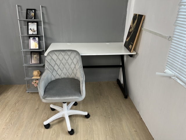 Ghế xoay trang điểm, học tập, làm việc TM409