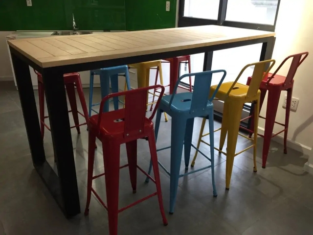 Ghế bar tolix cao có tựa lưng