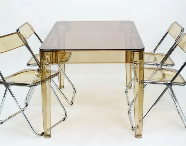 Bàn ăn mặt kính cường lực khung nhựa PC cao cấp GHOST TABLE