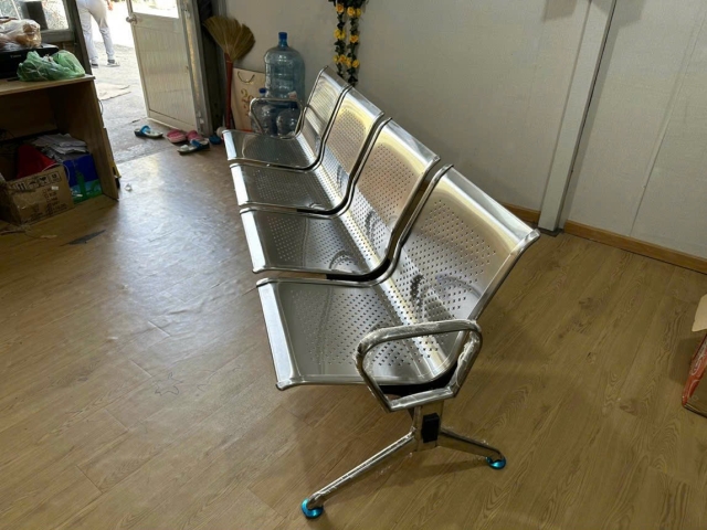 Ghế băng chờ inox 4 chỗ ngồi nhập khẩu