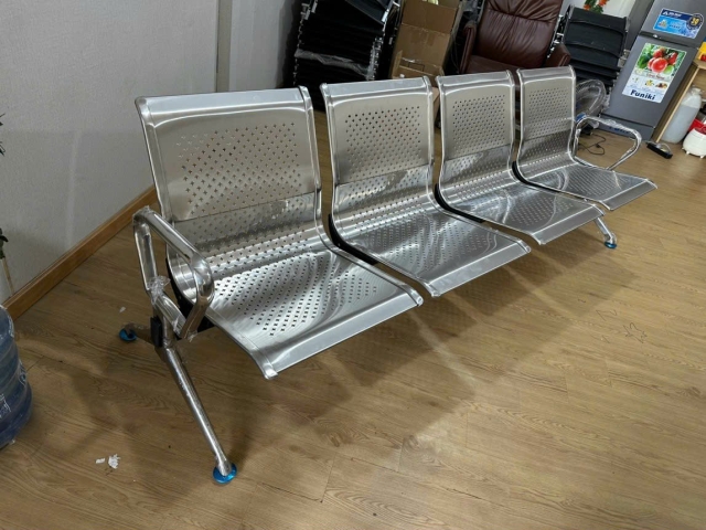 Ghế băng chờ inox 4 chỗ ngồi nhập khẩu
